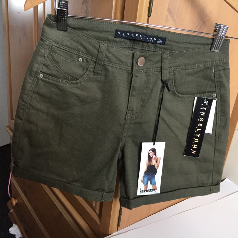 Tinseltown Bermuda size cero NWT